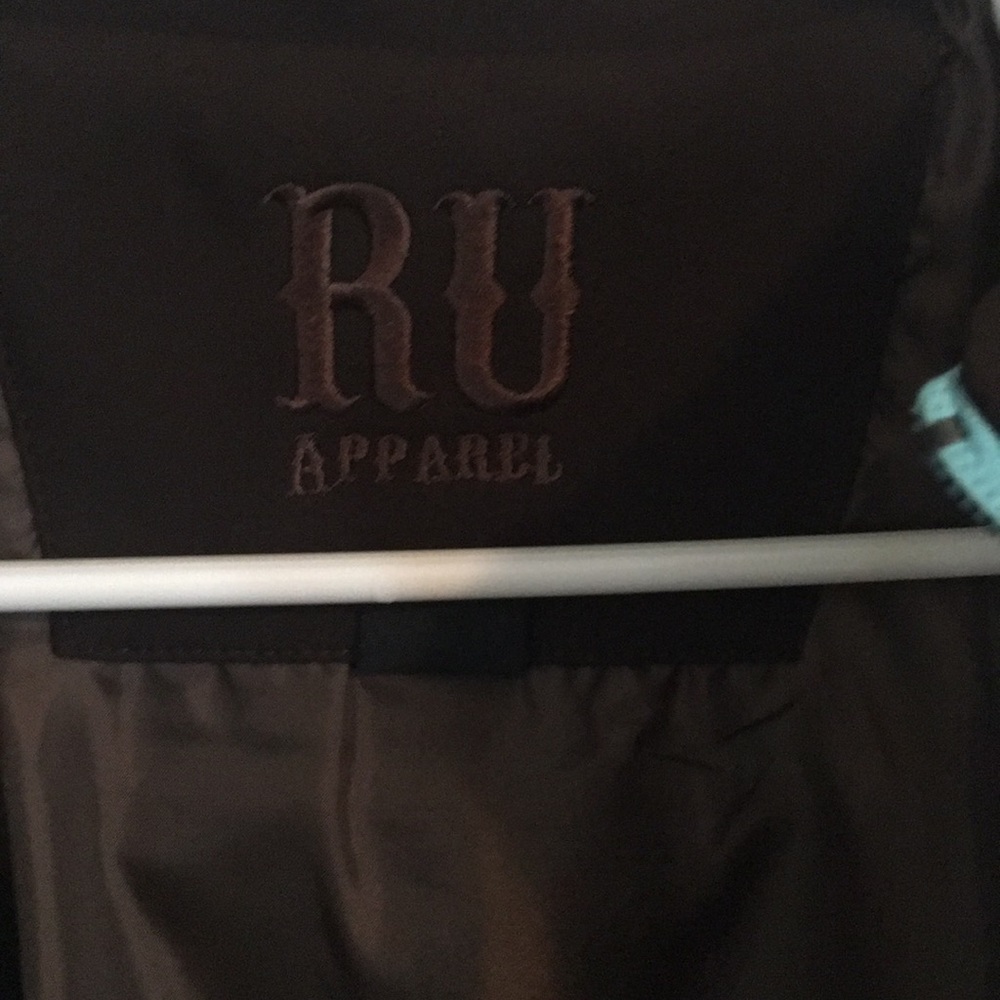 Coat - Picture 2 of 3